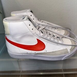 Nike Blazer Mid High Top Sneaker
